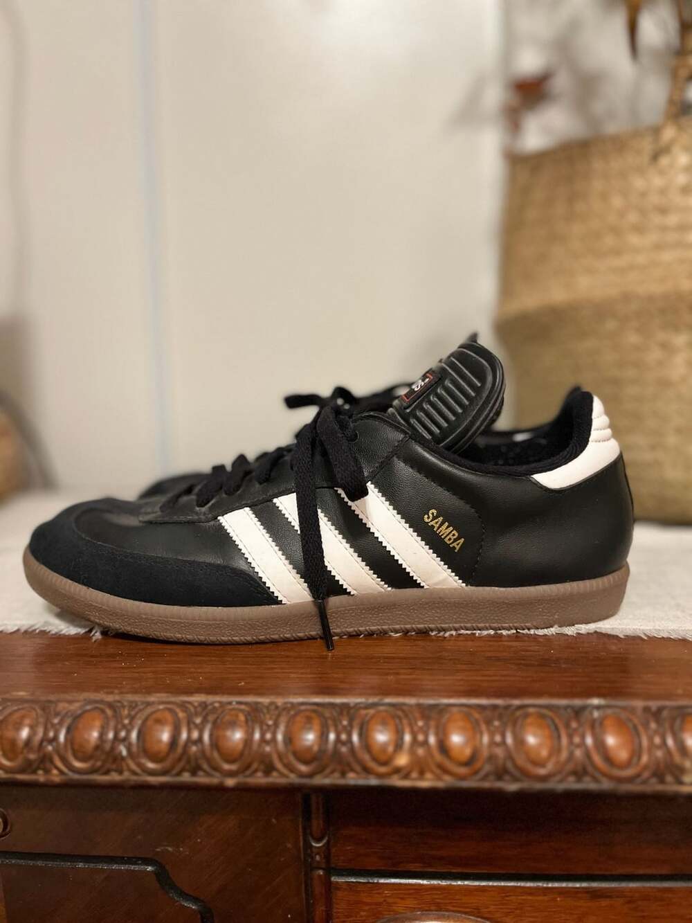 adidas Samba Classic Black White Size 9.5 Leather Sneaker